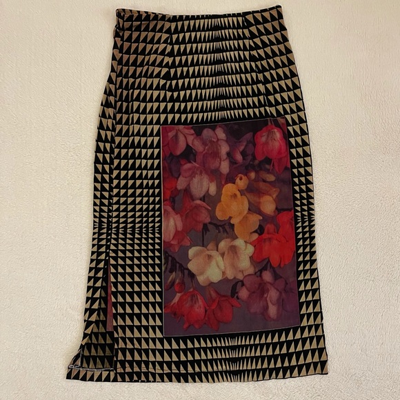 Dresses & Skirts - Lightweight floral skirt